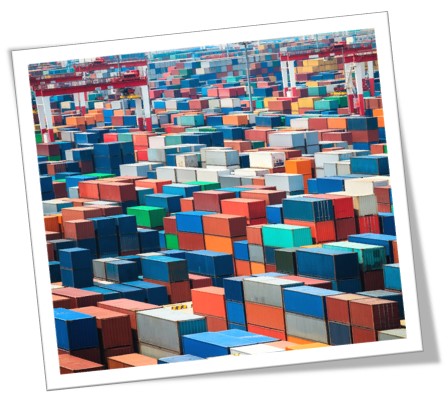 Backed-up Containers Congesting a Port ©123RF, chuyu